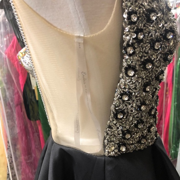 Stunning Envious Couture Short Formal Dress Size 8 - Picture 8 of 10